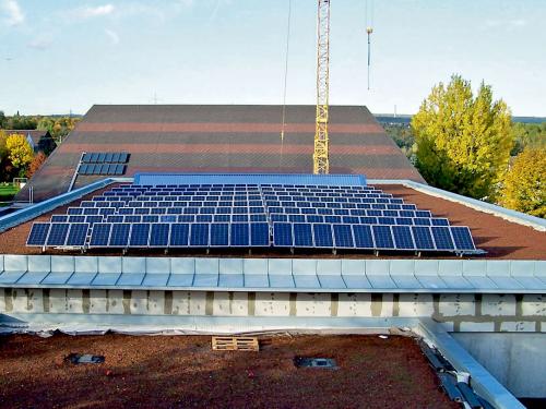 Instalación fotovoltaica y sustrato sobre una cubierta