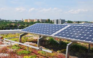 La cubierta ecológica en combinación con energía solar